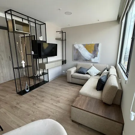 Urban Chic Departamento En La Shyris Apartment